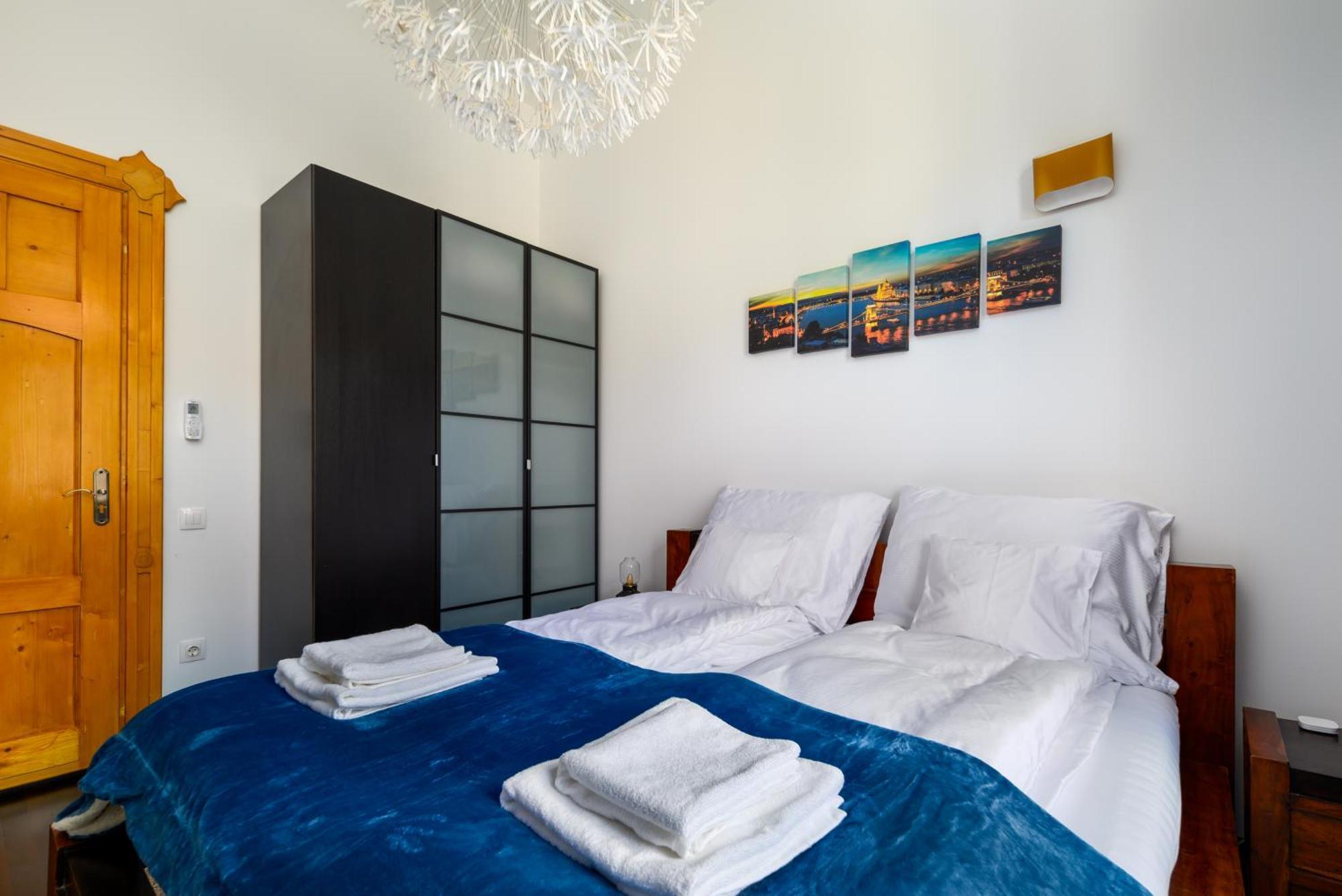 Rustic Downtown Apartment 106 M2 Budapest Esterno foto